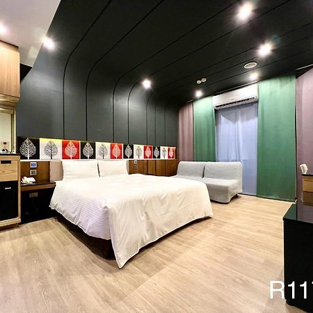 Catwalk Motel -Tainan Bagian luar foto
