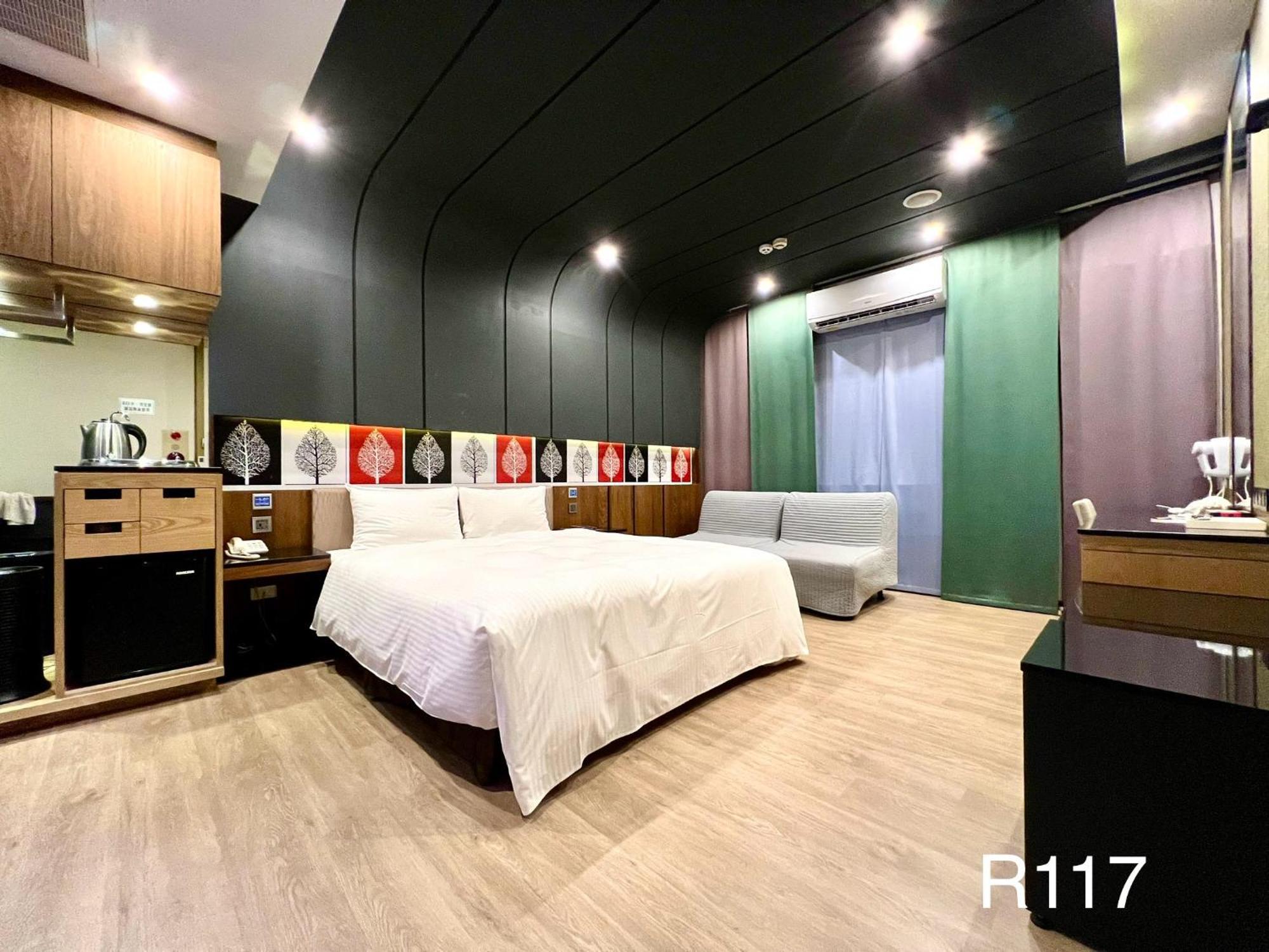 Catwalk Motel -Tainan Bagian luar foto