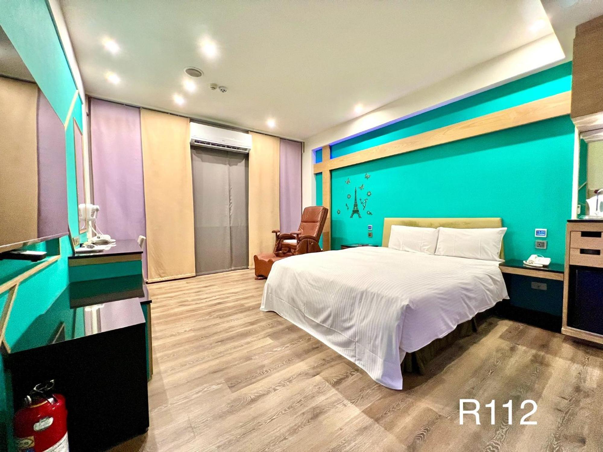 Catwalk Motel -Tainan Bagian luar foto